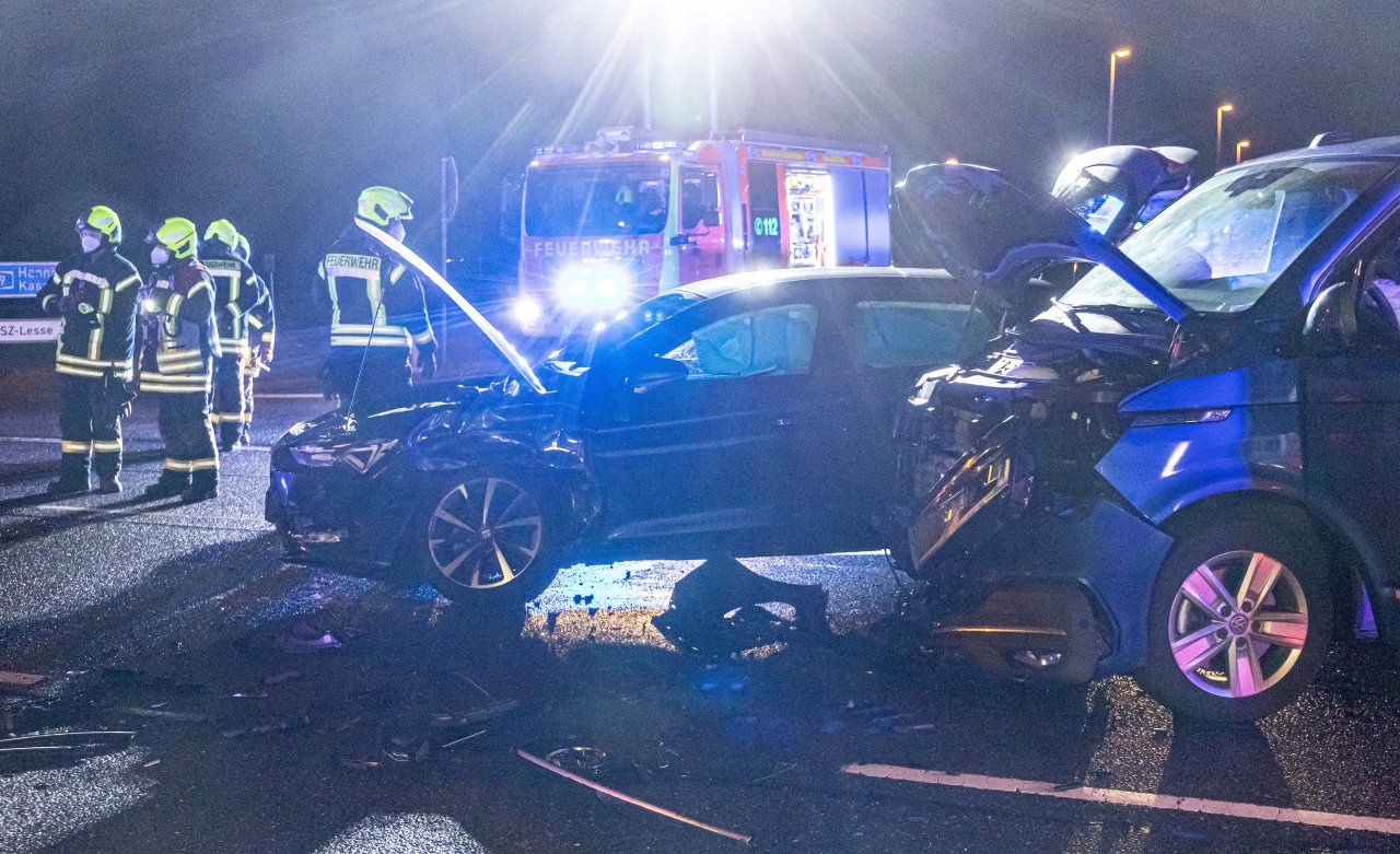 Salzgitter: Schwerer Unfall! Zwei Verletzte – Kreuzung Dicht - News38.de