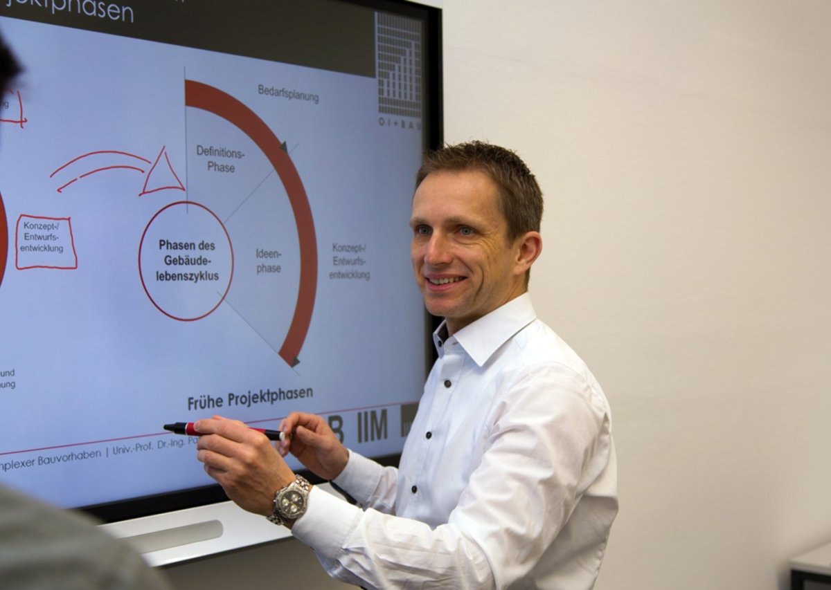 Prof. Patrick Schwerdtner vom Institut für Bauwirtschaft und Baubetrieb der Technischen Universität Braunschweig