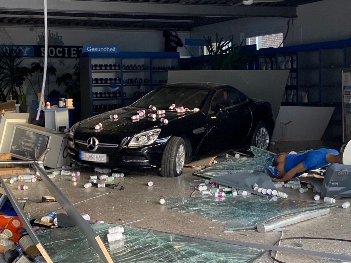 braunschweig hamburger straße unfall mercedes