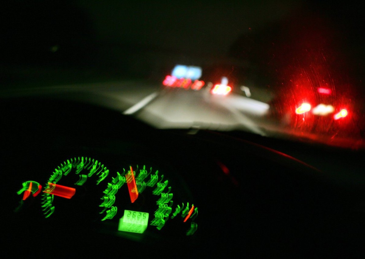 raser auto autobahn abend nacht rennen a39 braunschweig salzgitter