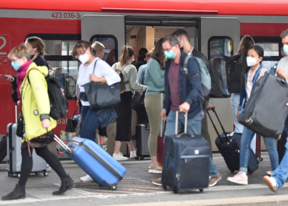 Niedersachsen Bahnhof 9-Euo-Ticket