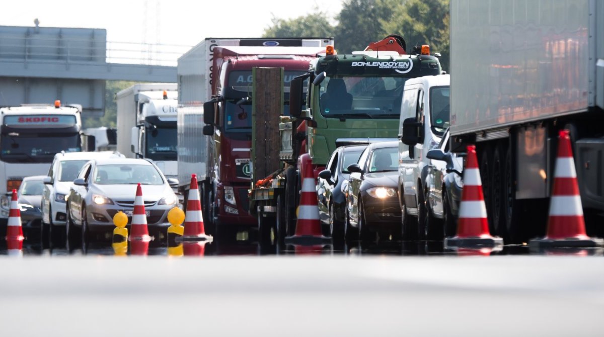 a2 unfall stau lkw braunschweig