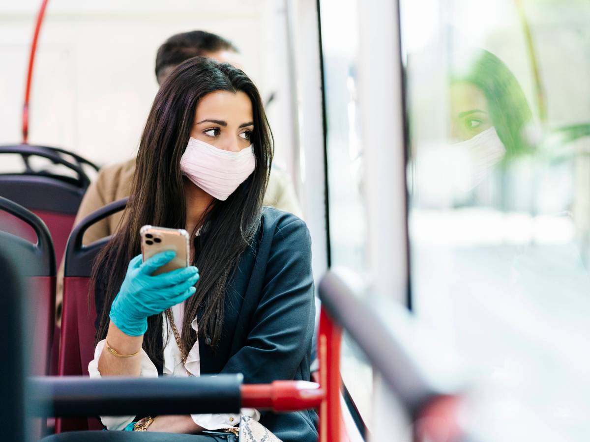 Eine Frau war in einem Reisebus auf der A2 bei Hannover unterwegs. Als sie aus dem Fenster guckte, machte sie eine besorgniserregende Entdeckung. (Symbolbild)