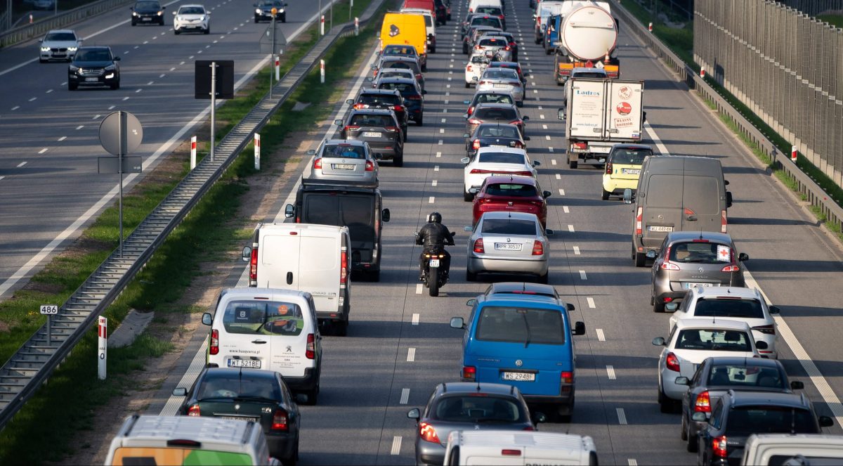 A2 Bei Braunschweig: Unfall Mit Drei Lkw! HIER Staut Es Sich Zehn ...