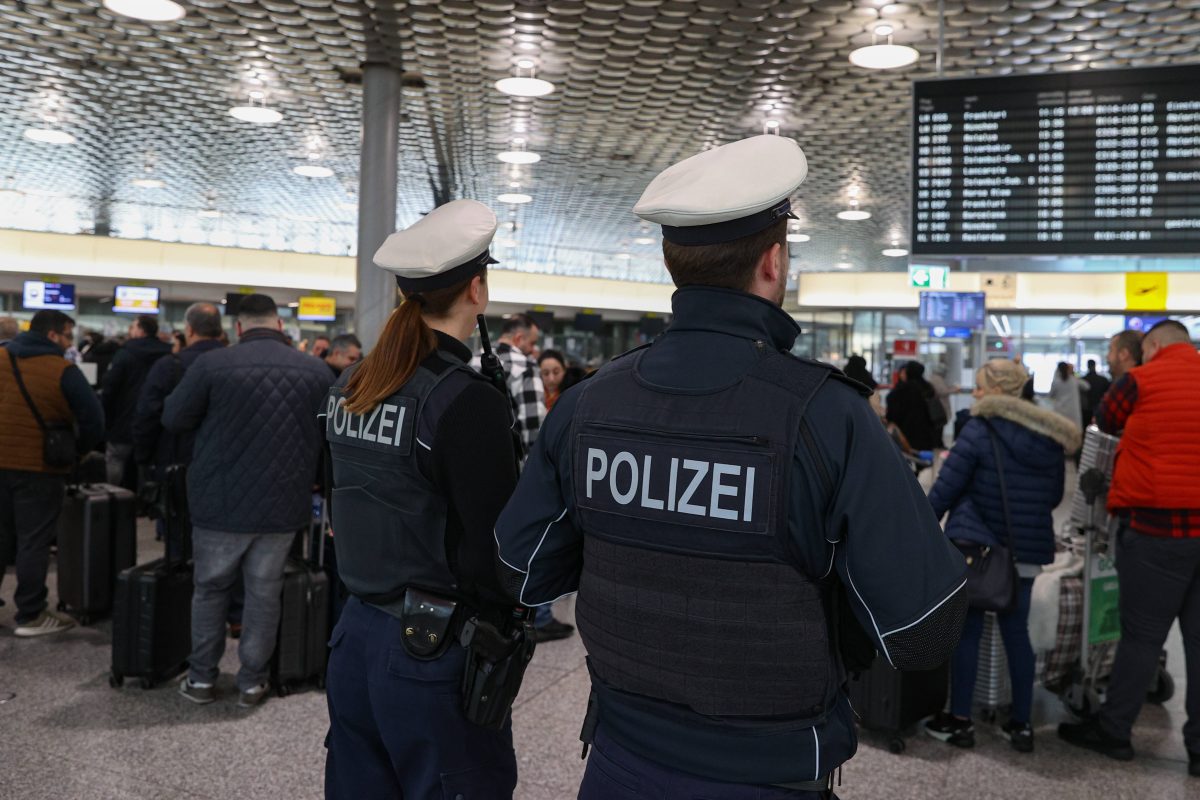 Böses Erwachen für eine Urlauberin am Flughafen Hannover! (Symbolbild)