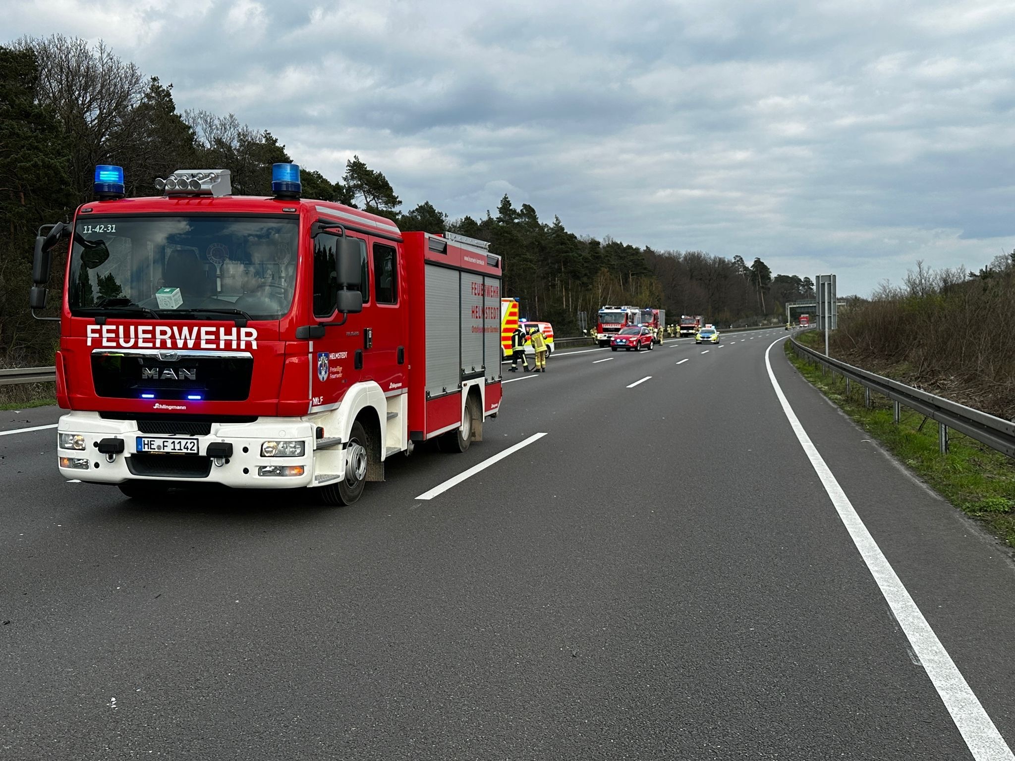 A2 Bei Helmstedt: Auto Kracht In Lkw! Zwei Schwerverletzte - News38.de