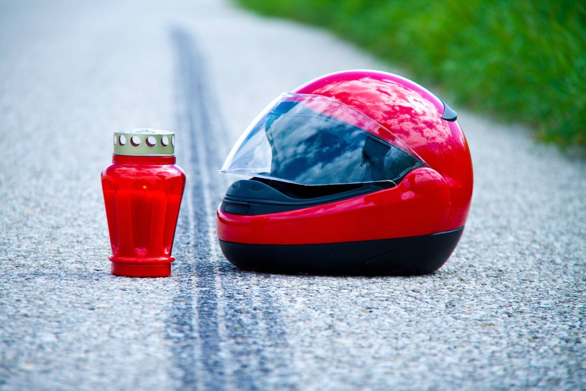 Harz: Tödlicher Unfall! Auto Kracht In Gegenverkehr – Biker Stirbt Vor ...