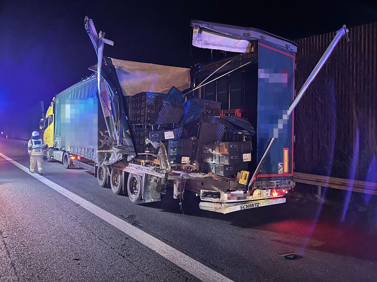 A2 Bei Helmstedt: Lkw-Unfall! Rettern Bietet Sich Schlimmes Bild ...