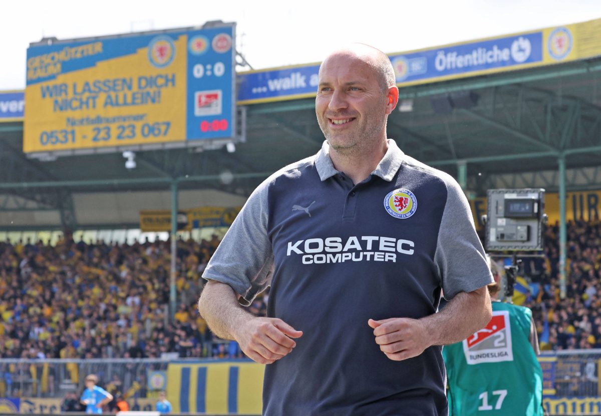 Eintracht Braunschweig rettet sich nach einer irren Rückrunde! Vor allem eine Entscheidung von Daniel Scherning hatte daran einen großen Anteil.