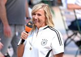Andrea Kiewel gehört zum ZDF-„Fernsehgarten“ wie Topf auf Deckel. Jetzt verkündet der Sender freudige Nachrichten...