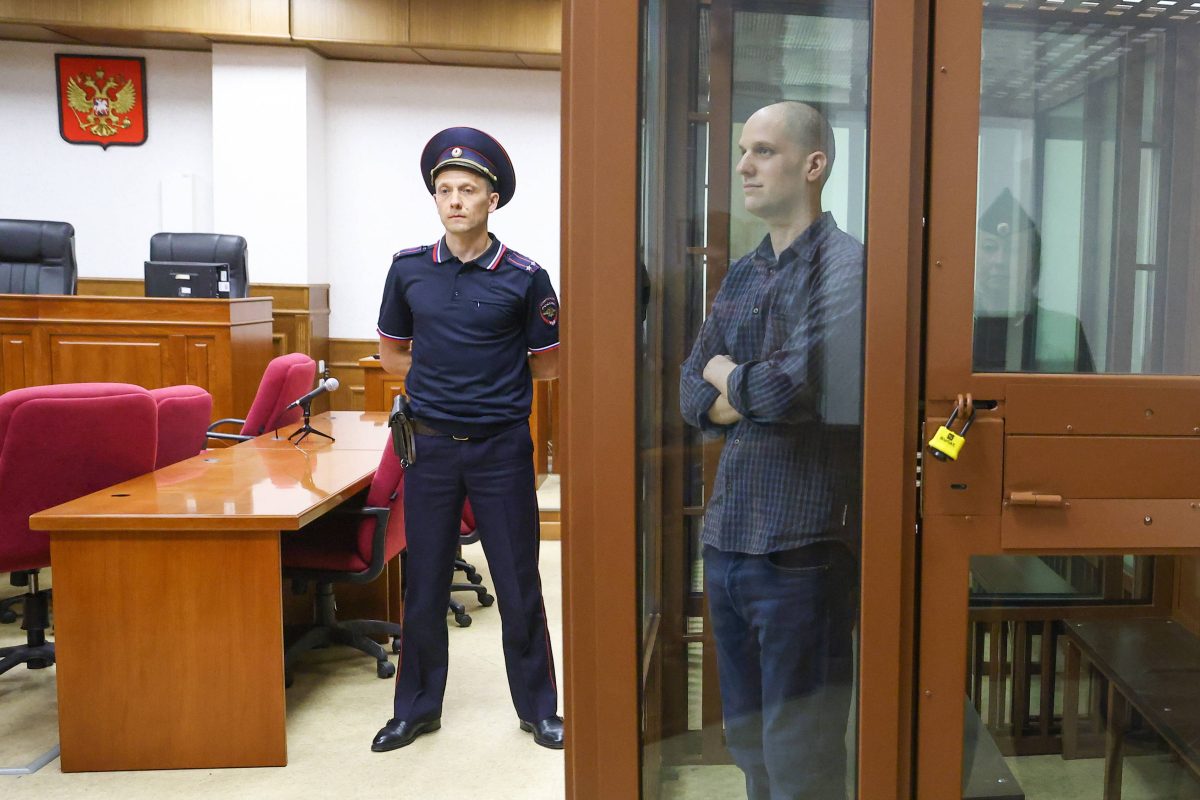 Der Prozess gegen Evan Gershkovich ist eröffnet. Dem Journalisten drohen bis zu 20 Jahre Haft.