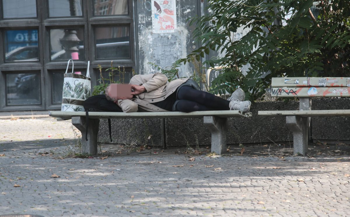 Hildesheim hilft! Die bis zu 300 Obdachlosen in der Stadt bekommen einen Sommer-Rucksack, damit sie einigermaßen gut durch die Hitze kommen.