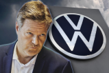 VW Logo und Robert Habeck, Montage