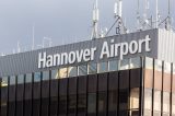 Die Bundespolizei Hannover hat am Flughafen einen Mann erwischt, der per Haftbefehl gesucht wurde.