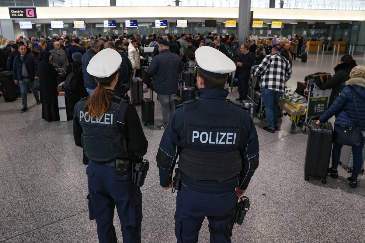 Ein Urlauber ist am Flughafen Hannover festgehalten worden. (Symbolbild)