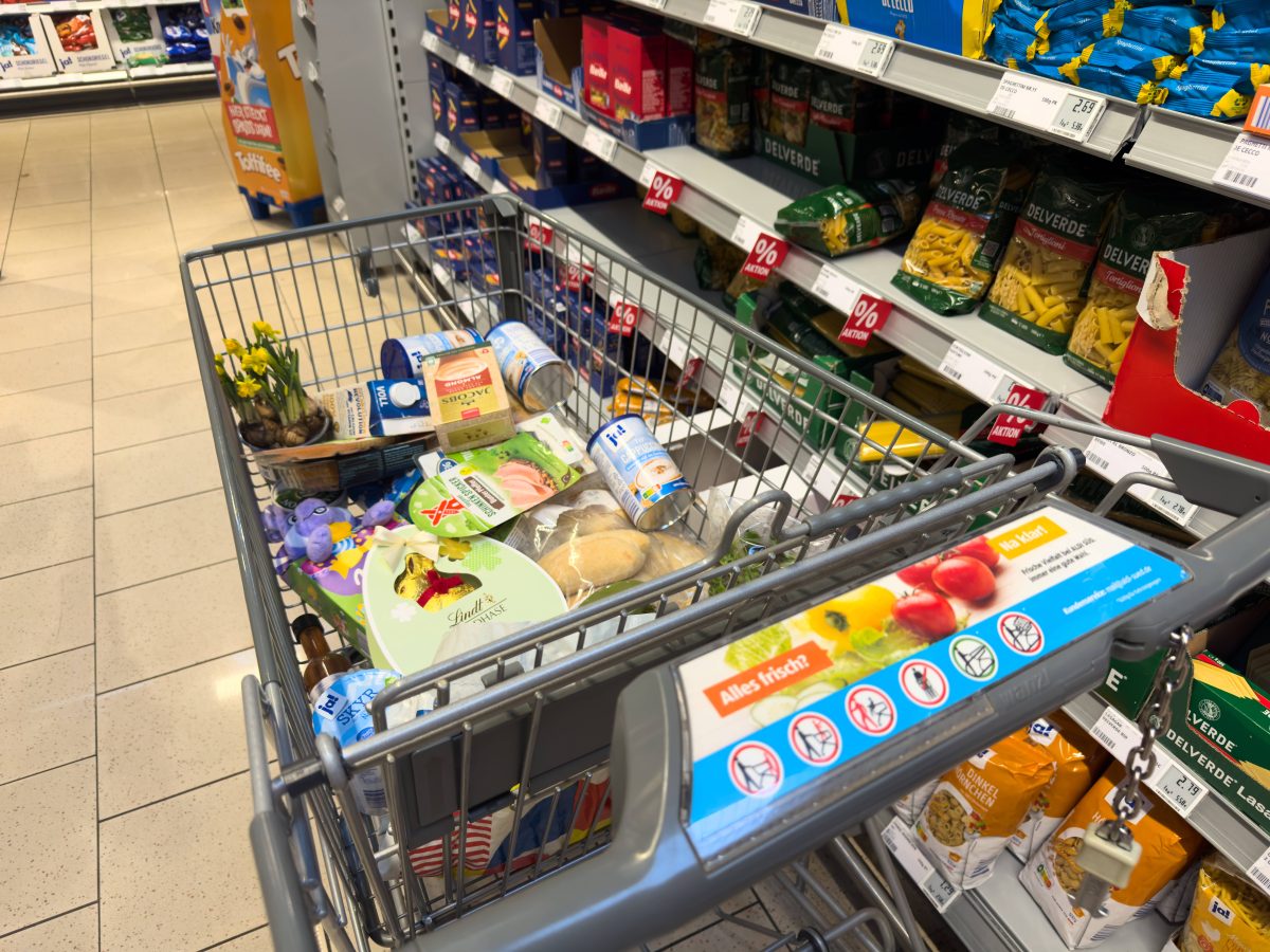 Aldi, Lidl und Co.: Kunden wollen Weihnachtssüßigkeit kaufen – eines sollten sie dringend wissen