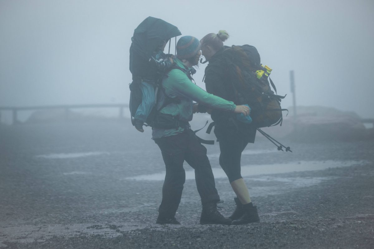 Rund um den Brocken warnt der DWD vor schweren Sturm- und Orkanböen. Auch der Zugverkehr zwischen Schierke und dem Brocken wurde eingestellt.