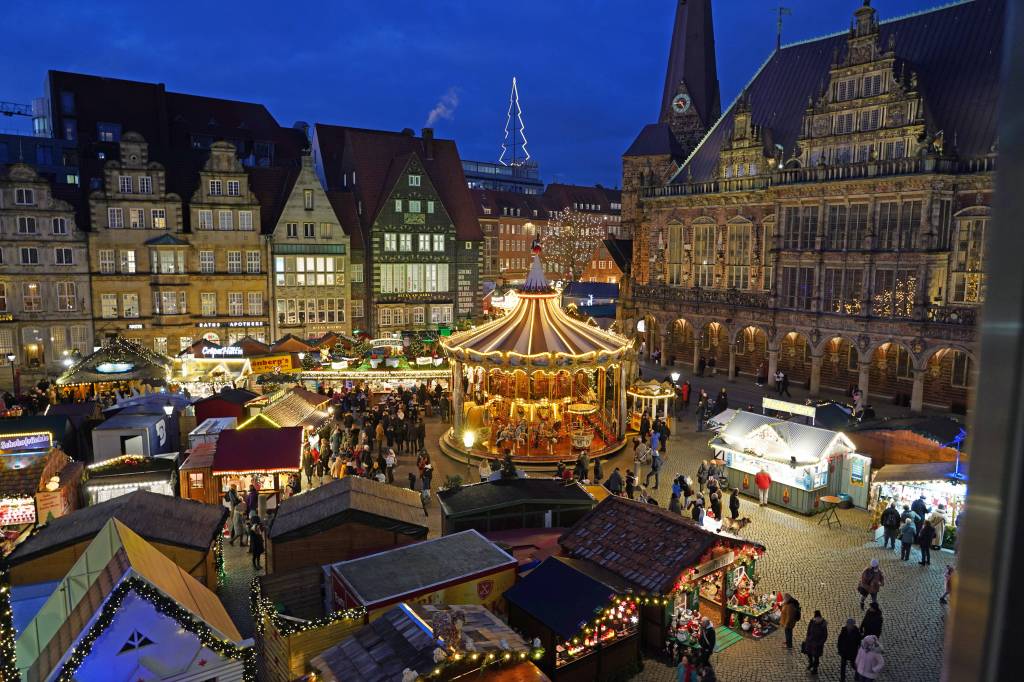 Weihnachtsmarkt mit Karussell