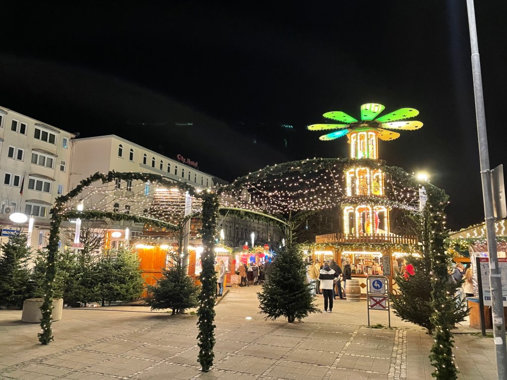 Blick auf die Weihnachtspyramide