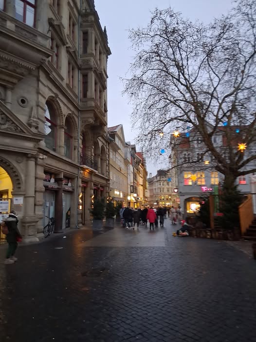 Weniger Weihnachtsbeleuchtung in Braunschweig bemängelt eine Userin bei Facebook. 