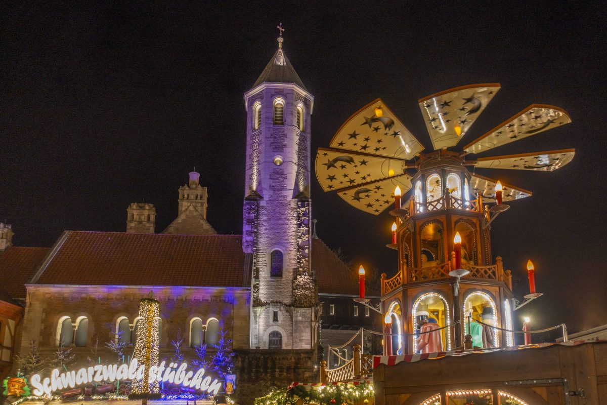 Die Polizei will auf dem Weihnachtsmarkt in Braunschweig noch präsenter sein. (Archivbild)