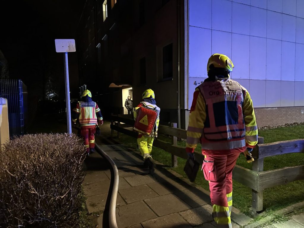 Im Einsatz war neben der Berufsfeuerwehr Salzgitter mit beiden Wachen auch die Freiwillige Feuerwehr Salzgitter-Lebenstedt .