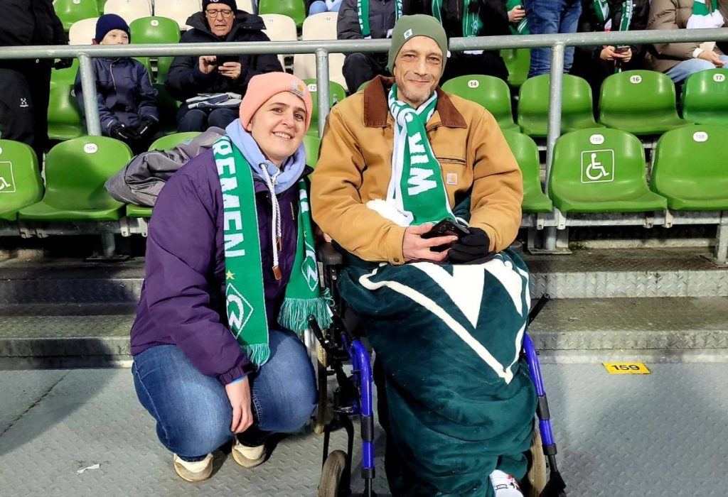 Daniel und seine Lebensgefährtin Eva haben es bis ins Bremer Weserstadion geschafft.