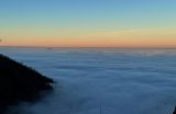 Die Aussicht vom Hexentanzplatz zeigt die Kleinstadt Thale im Harz komplett in Nebel gehÃ¼llt