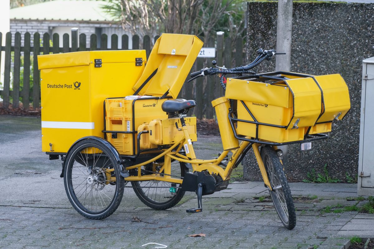 Die Deutsche Post DHL streikt auch am Mittwoch. (Archivfoto)