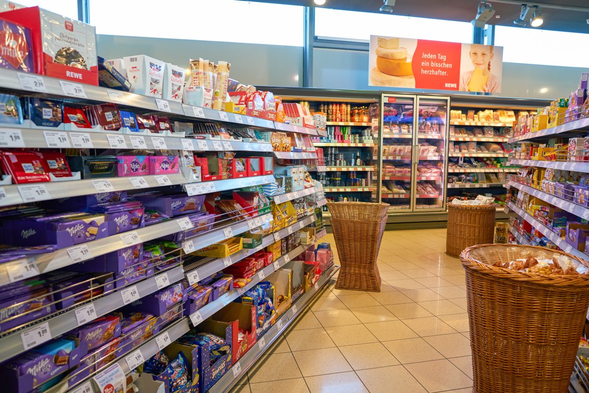 Kunden bei Rewe und Kaufland sind Ã¼ber die Schoko-Preise wÃ¼tend. (Symbolfoto)