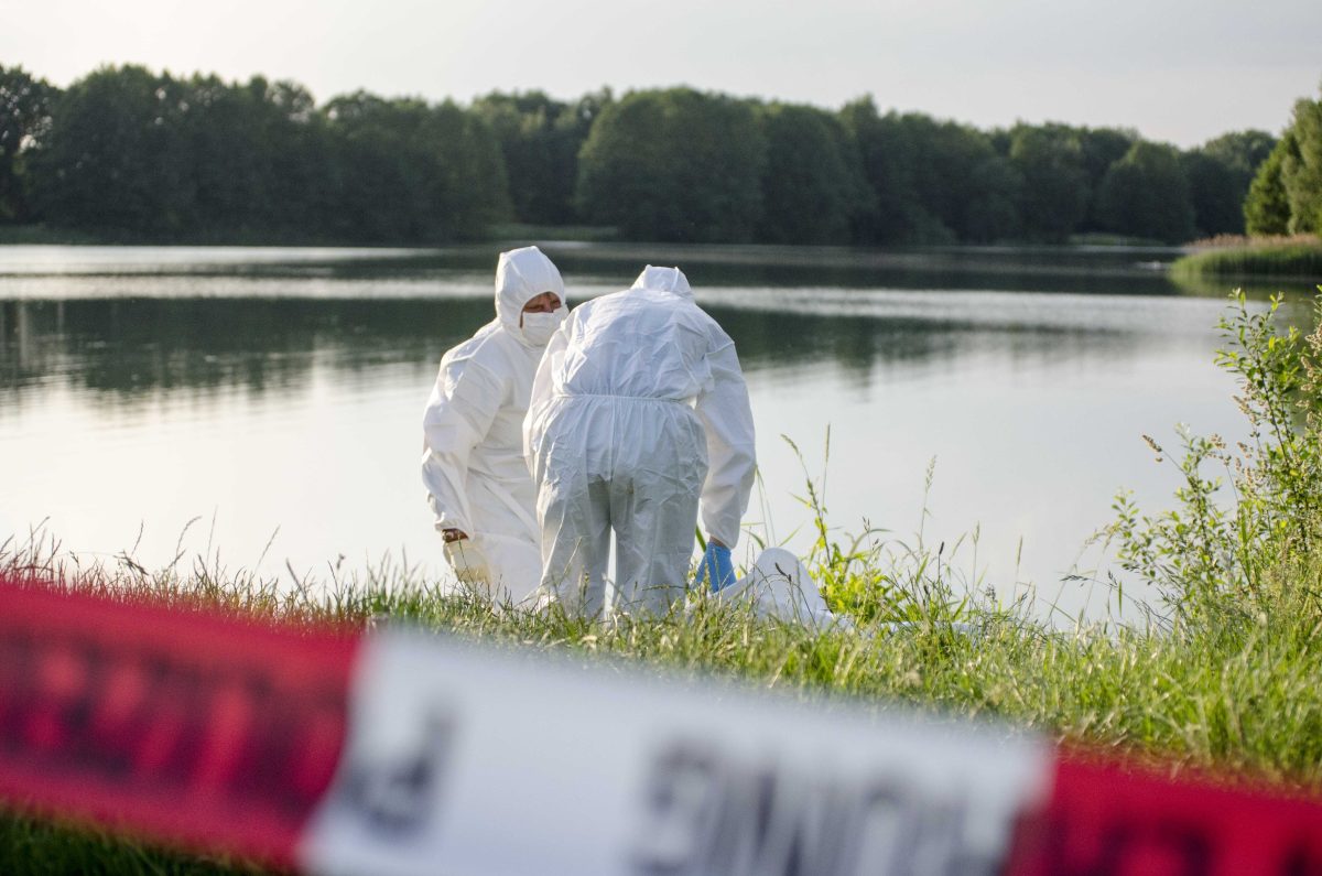 SpaziergÃ¤nger machen am Steinhuder Meer in Niedersachsen eine schreckliche Entdeckung: Eine Tote treibt im Wasser. Auch Monate spÃ¤ter ist die wichtigste Frage offen...