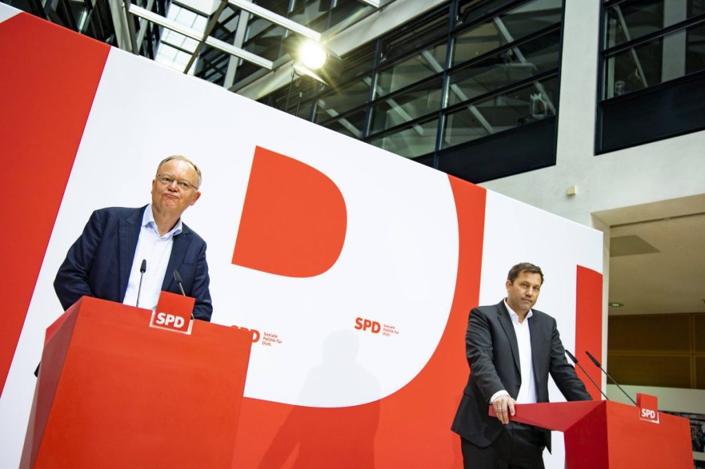 Niedersachsens Ministerpräsident Stephan Weil (links) und SPD-Parteichef Lars Klingbeil.